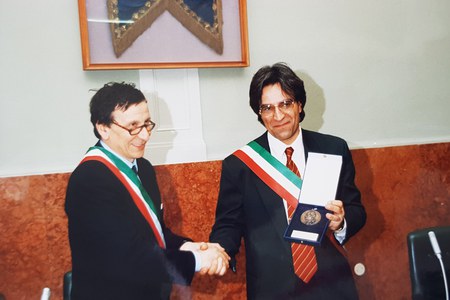 1995 Firma patto Saluggia Sindaci Pozzi e Bolognesi.jpg